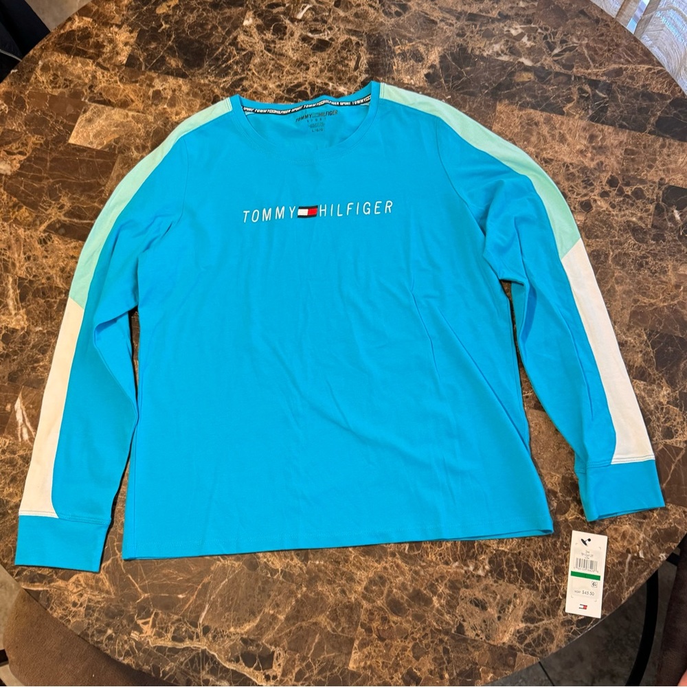 Brand New women’s Tommy Hilfiger Long sleeve shirt size large